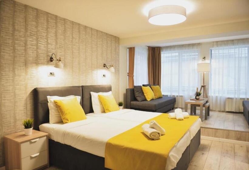 اتاق خانوادگی, Garni House 46 Plus