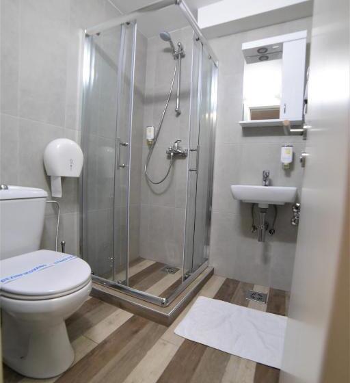 اتاق استاندارد سه نفره, Garni House 46 Plus