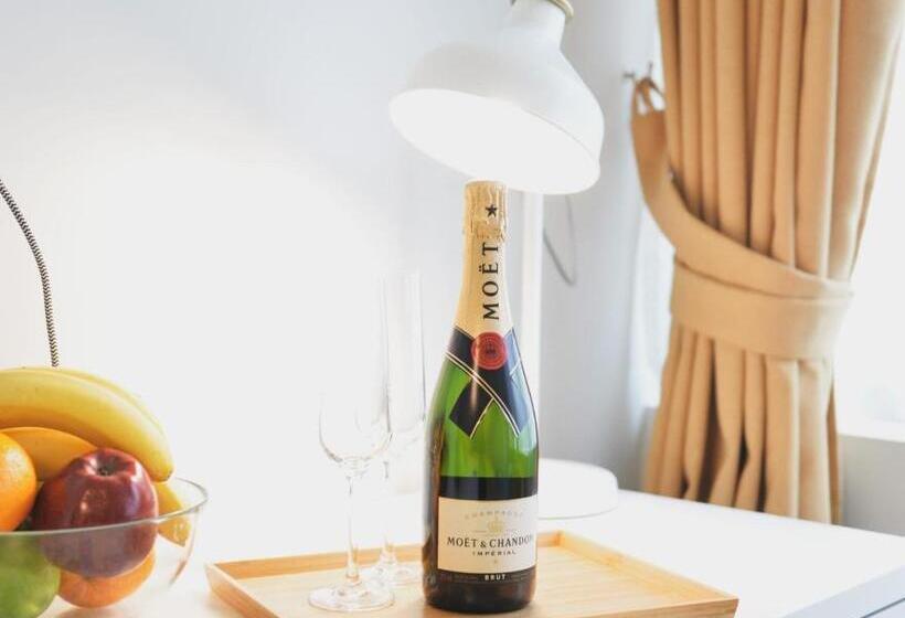 اتاق استاندارد سه نفره, Garni House 46 Plus