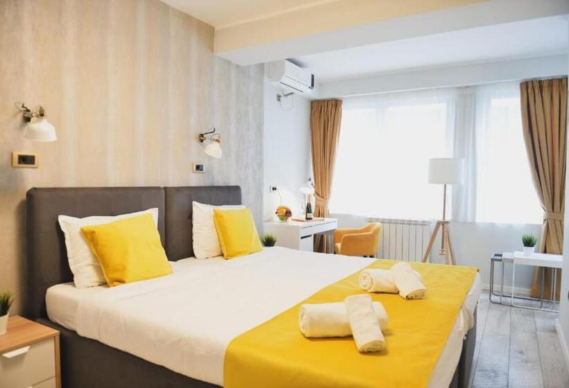 اتاق استاندارد سه نفره, Garni House 46 Plus