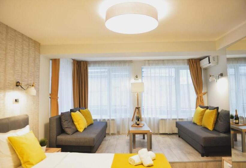 اتاق خانوادگی, Garni House 46 Plus