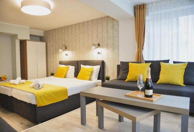 اتاق خانوادگی, Garni House 46 Plus