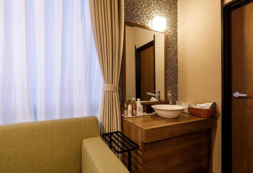 اتاق استاندارد یک نفره, Hatori