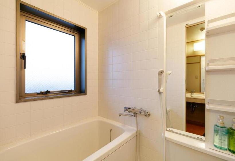 اتاق لوکس, Hatori