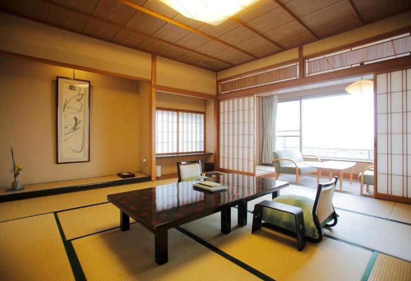 اتاق لوکس, Hatori