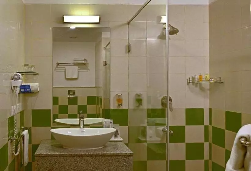 キングサイズベッドのデラックスルーム, Nirwana Hometel Jaipur  A Sarovar