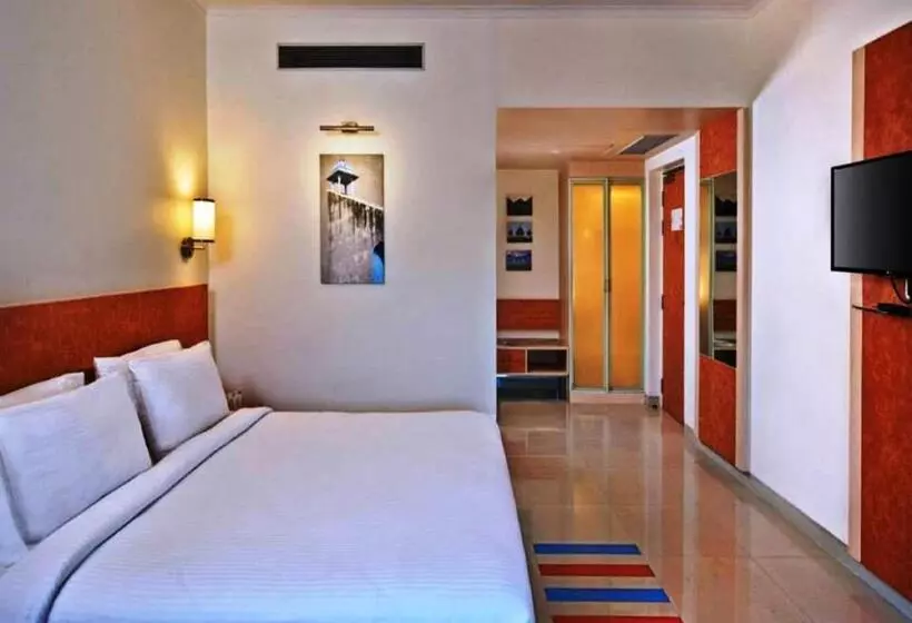 キングサイズベッドのデラックスルーム, Nirwana Hometel Jaipur  A Sarovar