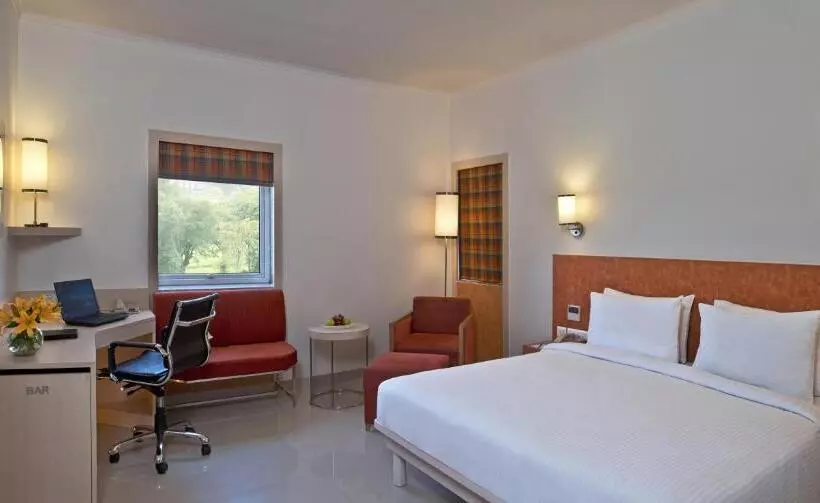 デラックスルーム, Nirwana Hometel Jaipur  A Sarovar