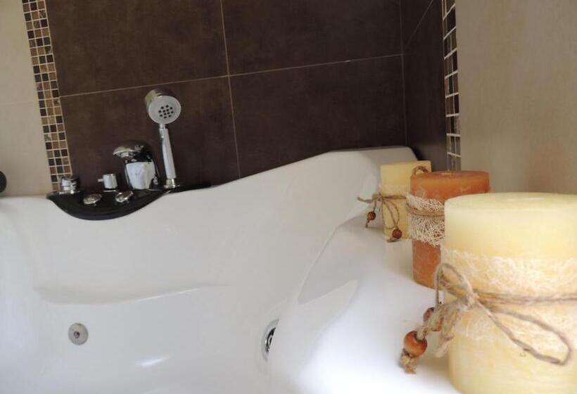 디럭스 스위트, Petit Chateau Hotel Boutique