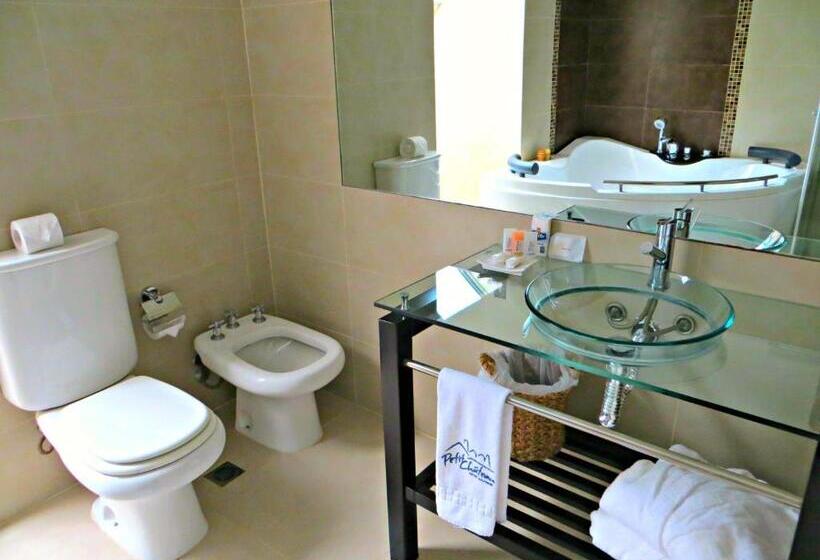 Люкс Повышенной Комфортности, Petit Chateau Hotel Boutique