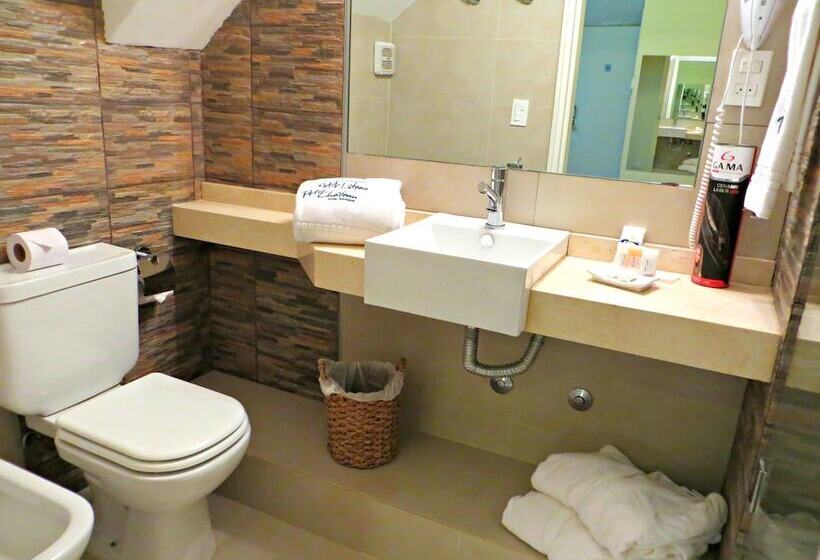 Люкс Повышенной Комфортности, Petit Chateau Hotel Boutique