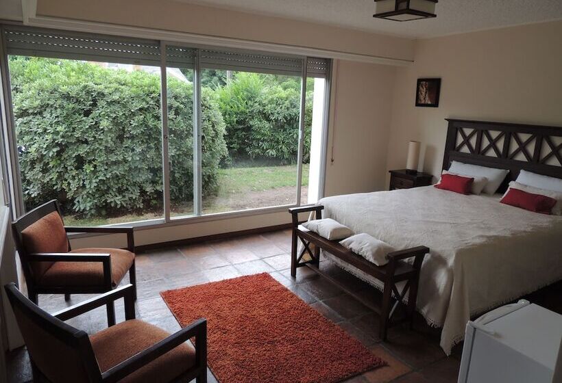 Люкс Повышенной Комфортности, Petit Chateau Hotel Boutique