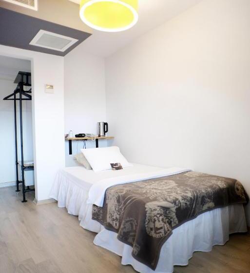 スタンダードシングルルーム, Rumours Inn