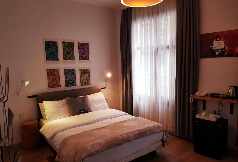 スタンダードルーム, Rumours Inn