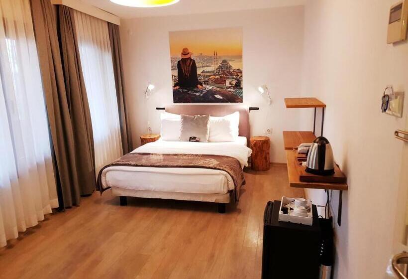 デラックスルーム, Rumours Inn