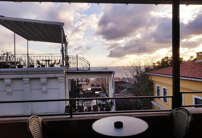 サイドシービューファミリールーム, Rumours Inn