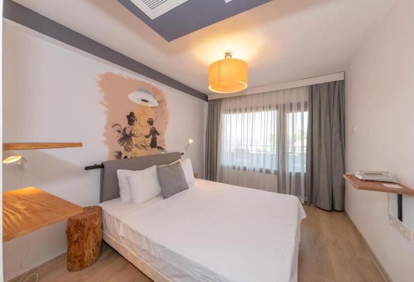 オーシャンビュースタンダードルームバルコニー付き, Rumours Inn