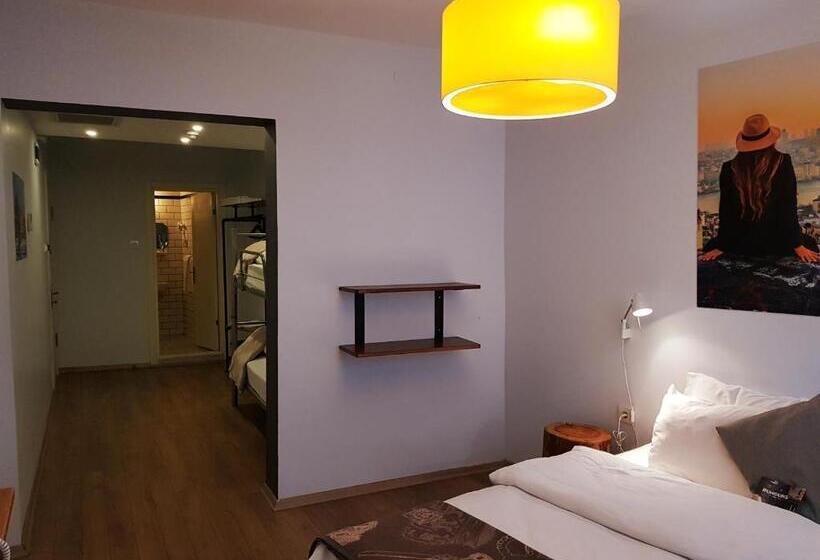 家族用の部屋エコノミー, Rumours Inn