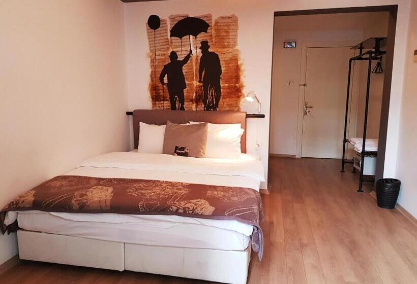 家族用の部屋エコノミー, Rumours Inn