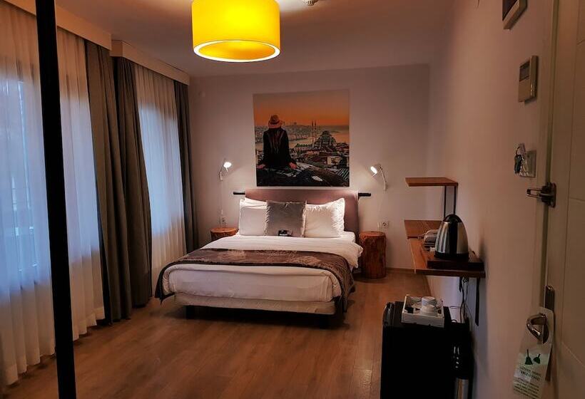 デラックスルーム, Rumours Inn