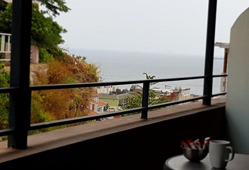 デラックスルーム, Rumours Inn