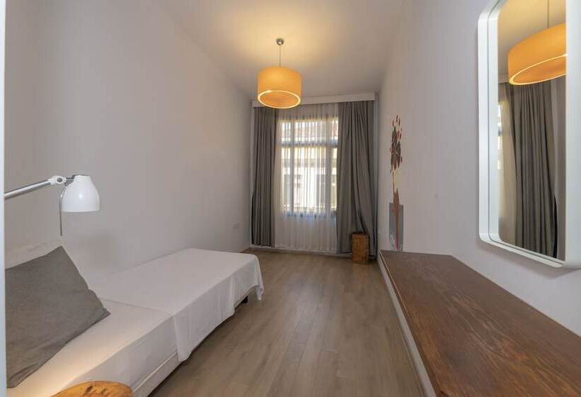 スタンダードシングルルーム, Rumours Inn