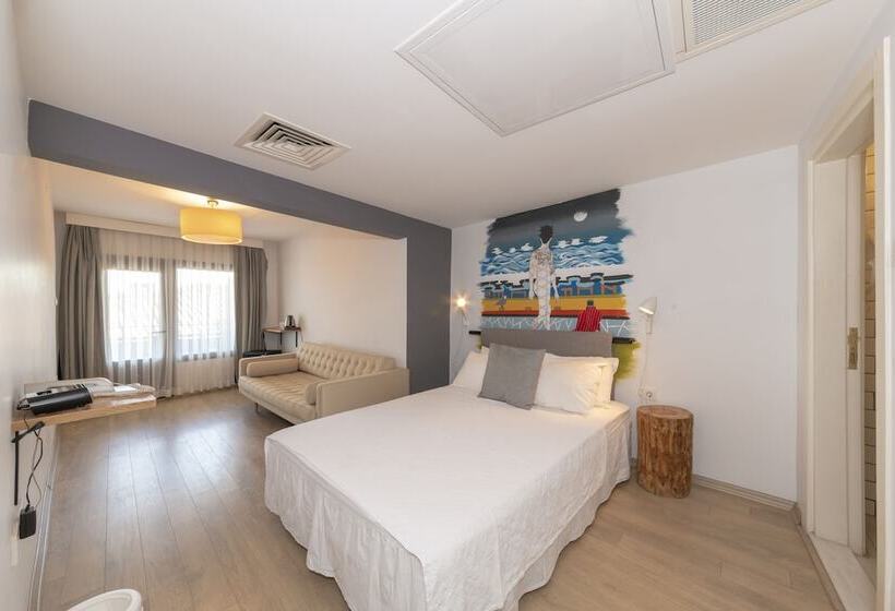 ファミリールーム, Rumours Inn