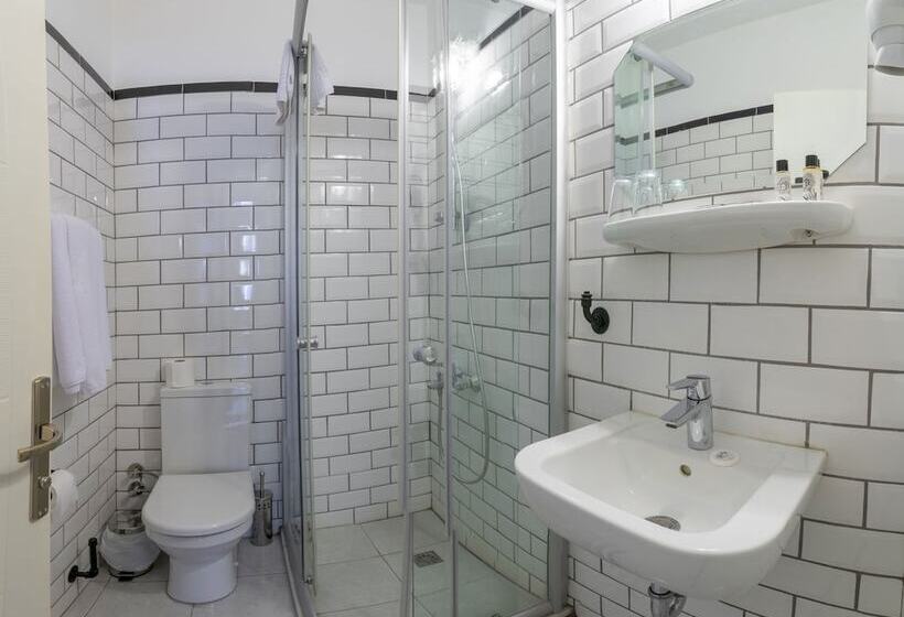 エコノミートリプルルーム, Rumours Inn