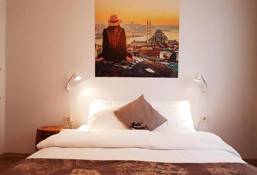 家族用の部屋エコノミー, Rumours Inn