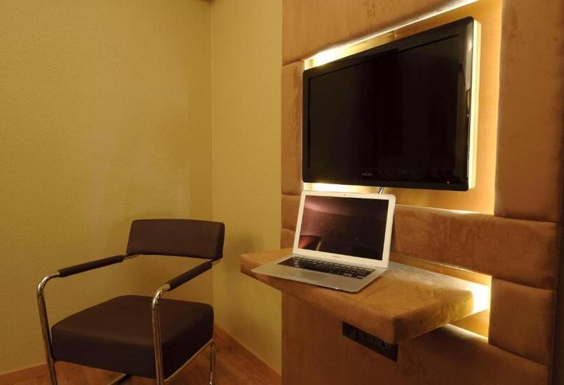 패밀리 룸, Sever Rio