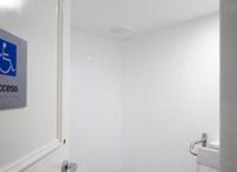 חדר סטנדרט, מיטת קינג, מותאם לאדם עם מוגבלויות, The Remington Muswellbrook