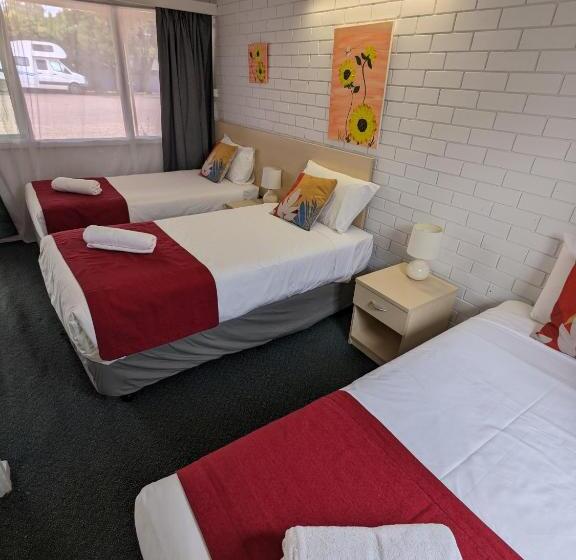 חדר סטנדרט לשלושה, Kaputar Motel