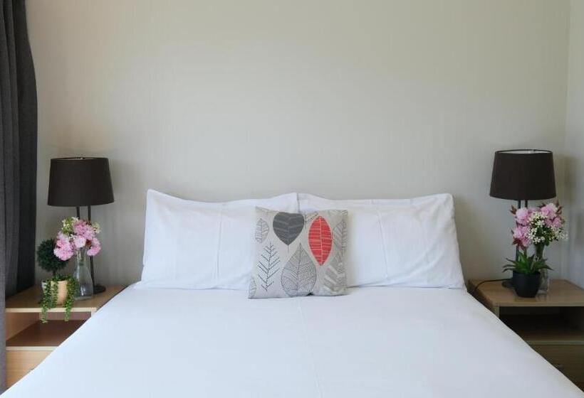 سوییت خانوادگی, The Garden