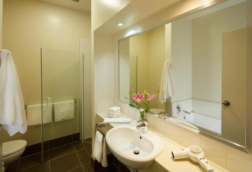 سوییت خانوادگی, The Garden