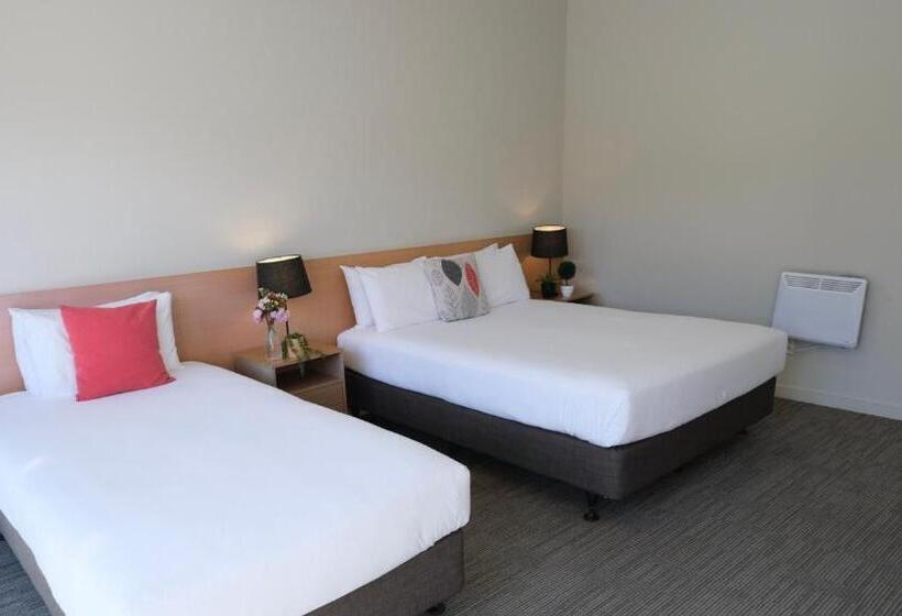 سوئیت 2 خوابه, The Garden