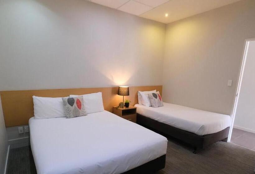 سوئیت 2 خوابه, The Garden