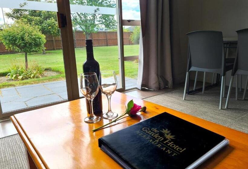 سوییت خانوادگی, The Garden