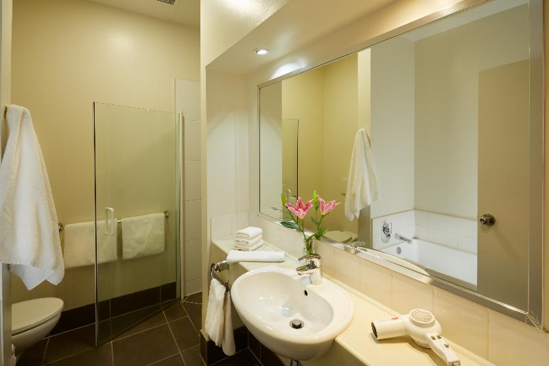 سوئیت 2 خوابه, The Garden