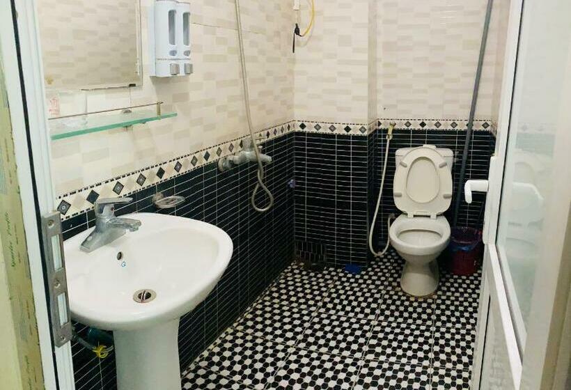 اتاق استاندارد یک نفره, Phương Thảo