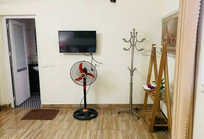 اتاق استاندارد یک نفره, Phương Thảo
