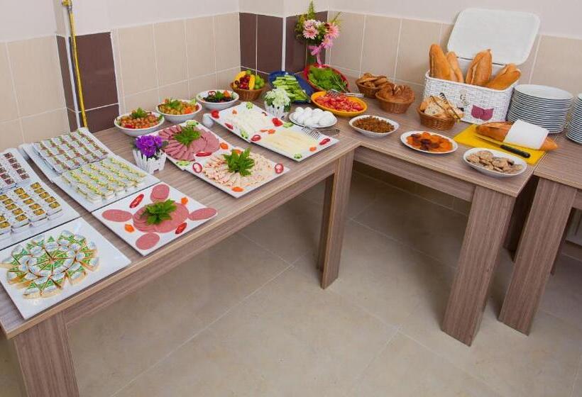 اتاق اکونومی, Birlik Apart