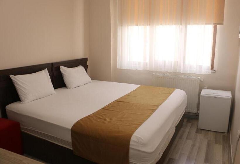 اتاق اکونومی, Birlik Apart