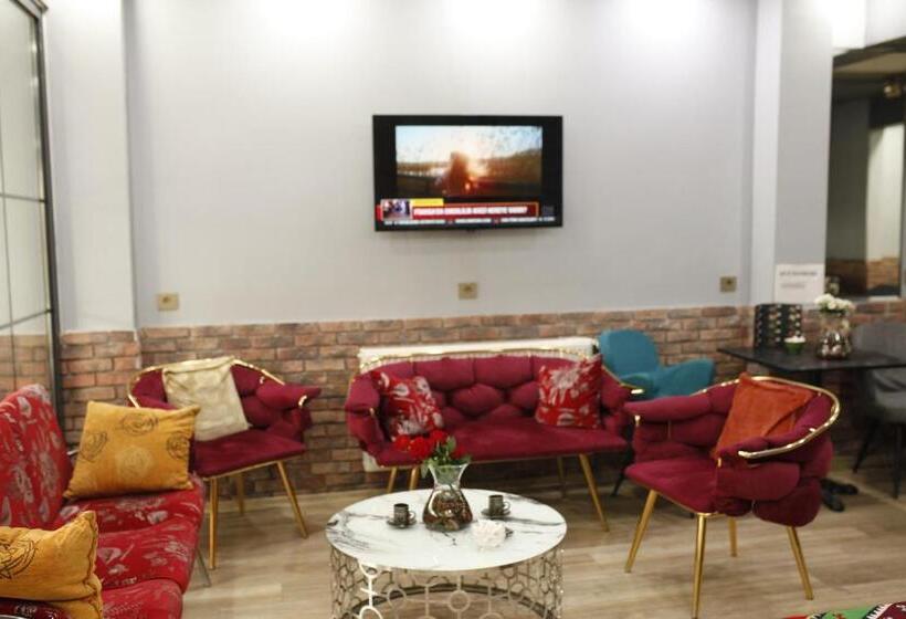 اتاق اکونومی, Birlik Apart