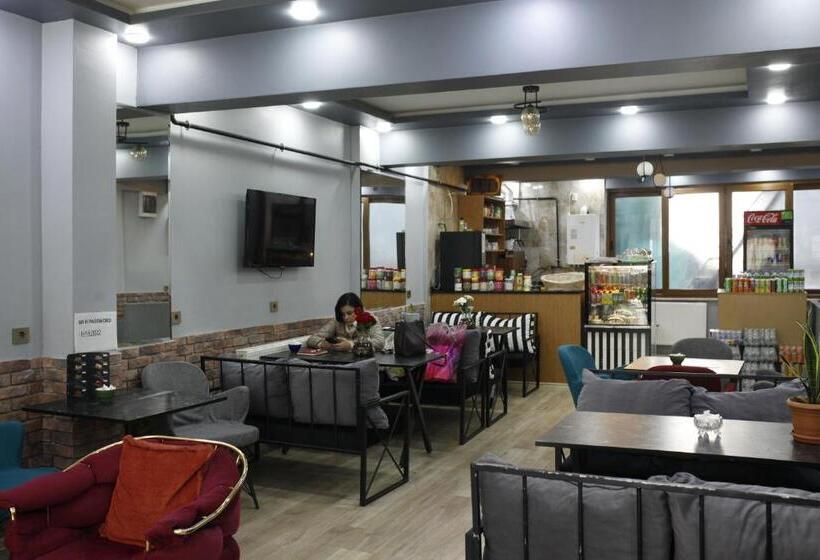 اتاق استاندارد یک نفره, Birlik Apart