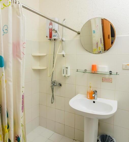 Deluxe Rum, Hayahay Resort