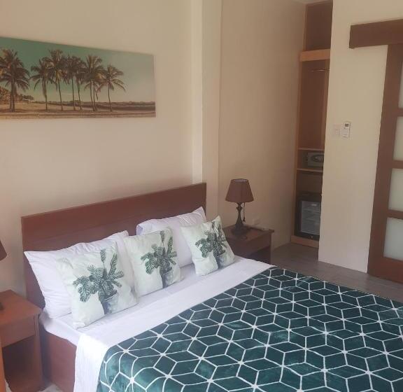 Superior Rum, Hayahay Resort