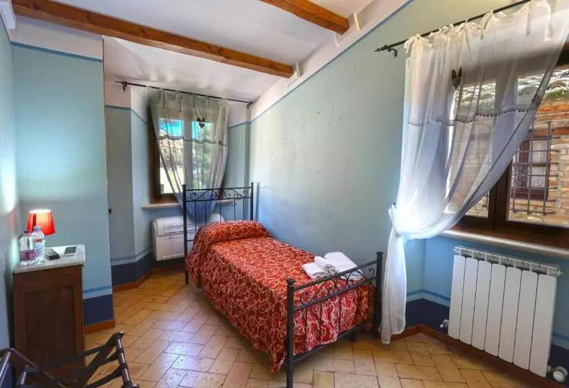 Standard Yhden Hengen Huone, Albergo Diffuso Borgo Montemaggiore