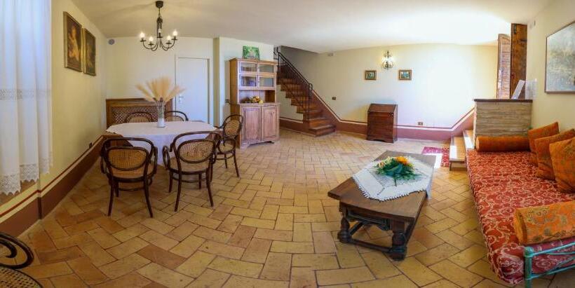 חדר סטנדרט, Albergo Diffuso Borgo Montemaggiore