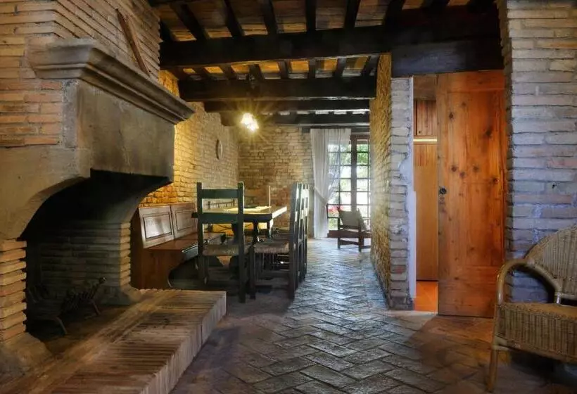 Huoneisto 2 Makuuhuonetta, Albergo Diffuso Borgo Montemaggiore