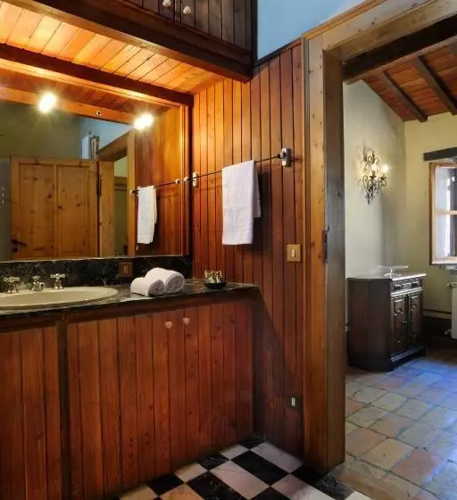 Huoneisto 2 Makuuhuonetta, Albergo Diffuso Borgo Montemaggiore